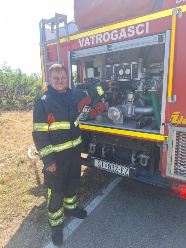 'Zbogom, kapetane': Vatrogasci se opraštaju od tragično preminulog mladog zapovjednika