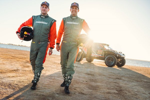 Dacia Sandrideri na Dakar reliju 2026: Lucas Moraes i suvozač Dennis Zenz (lijevo)