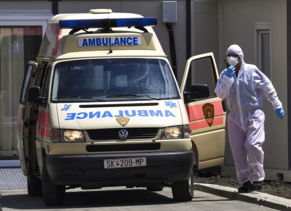 Preminulo dvogodišnje dijete koje je pogodio metak na dočeku u Skoplju