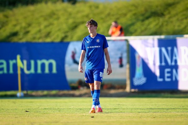 Jedan od najtalentiranijih igrača generacije neće napustiti Dinamo!