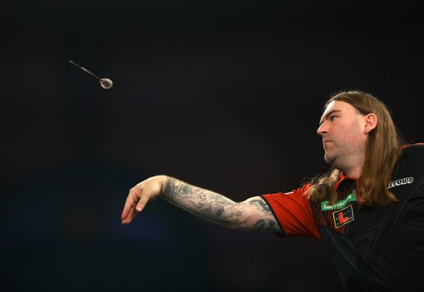 Nevjerojatna priča; jedva vidi metu zbog oštećenja vida, a pokorio je pikado svijet