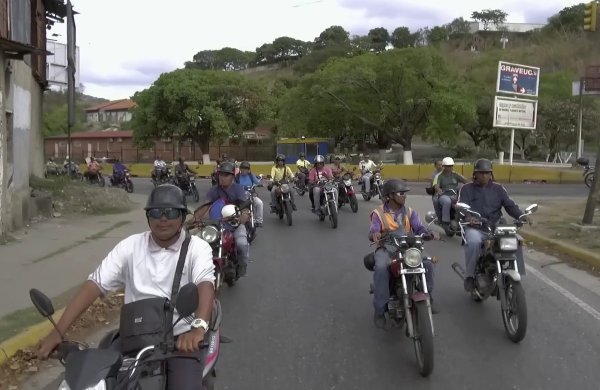Colectivos, paravojna bajkerska formacija, odana režimu u Venezueli