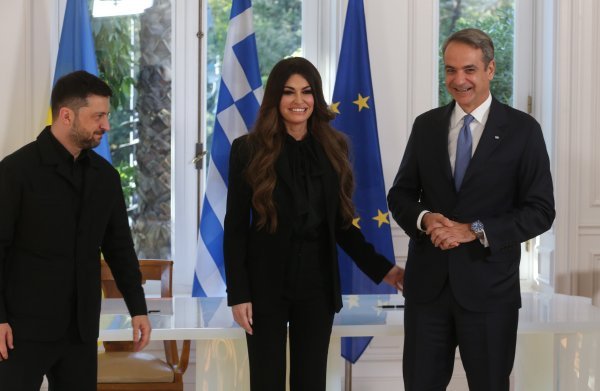 Grčki premijer Kyriakos Mitsotakis, Volodimir Zelensky i Kimberly Guilfoyle