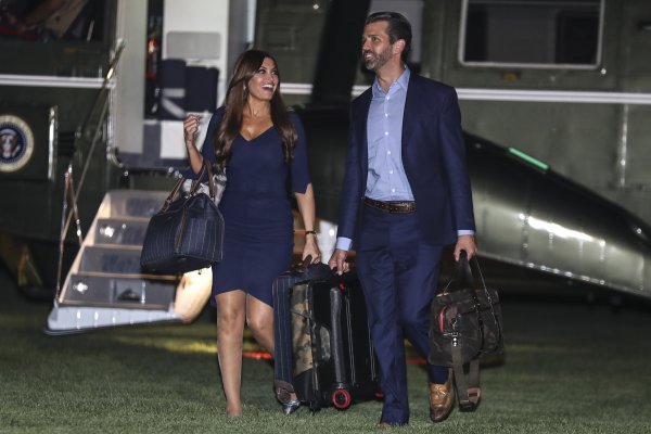 Donald Trump Jr. (R) i Kimberly Guilfoyle