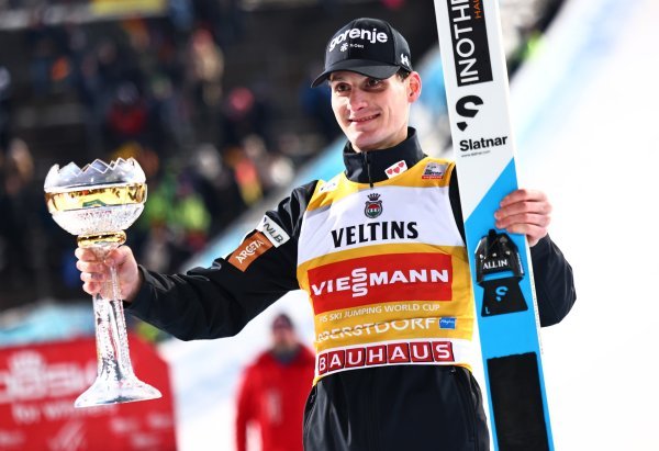 Nevjerojatni Domen Prevc osvojio Novogodišnju turneju