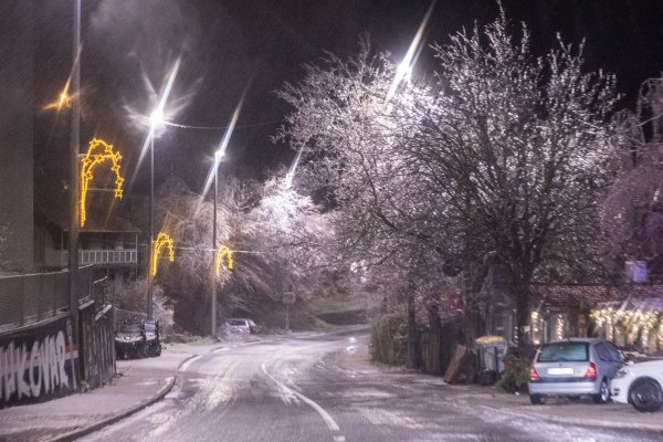 Ledena kiša pala u Kninu
