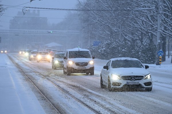 Održavajte razuman razmak od vozila ispred vas
