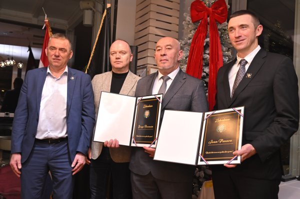 DP-ovci organizirali proslavu pravoslavnog Božića u Splitu, sasuli kritike na SNV