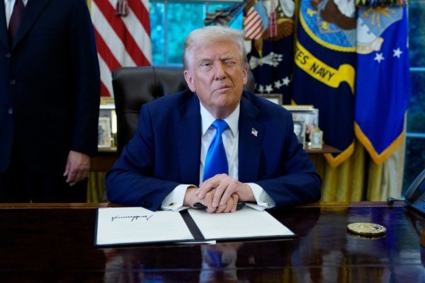 SAD odredio još 25 zemalja čiji građani za vizu moraju platiti jamčevinu od 15.000 dolara