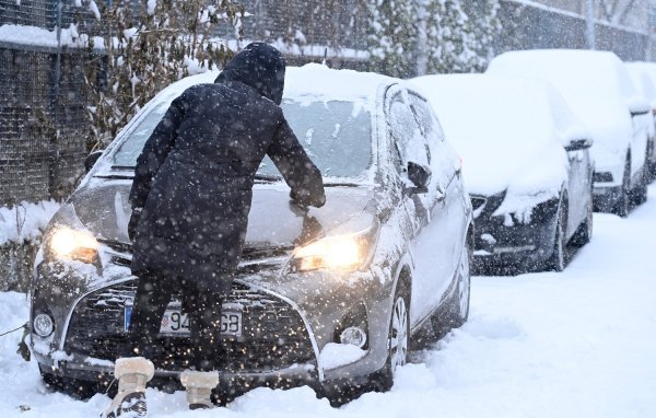 Prije uključivanja u promet očistite svoje vozilo