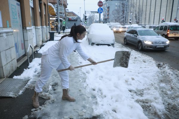 Niste očistili snijeg ispred svog ulaza? Mogla bi vam stići kazna