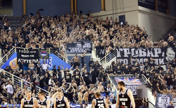 Bijes u Srbiji: 'Jesu li ovi igrači normalni?!'