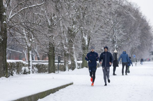 Osječani uživaju u snježnom vremenu