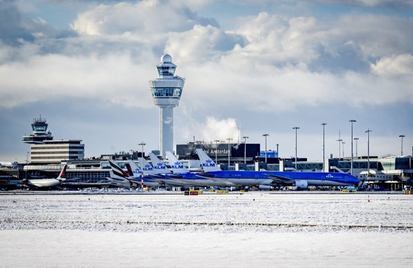 Kaos u zračnom prometu diljem Europe: Zbog snijega otkazano više stotina letova