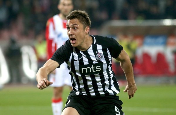 Klub se oprostio od srpskog nogometaša, a on im poručio: Popušite mi ku**ac