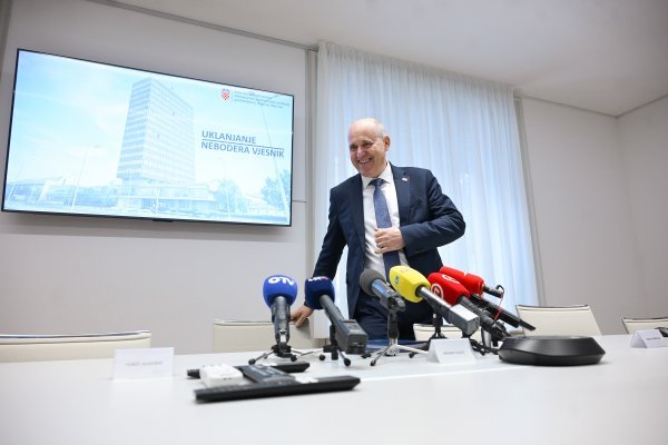 Branko Bačić o uklanjanju Vjesnika