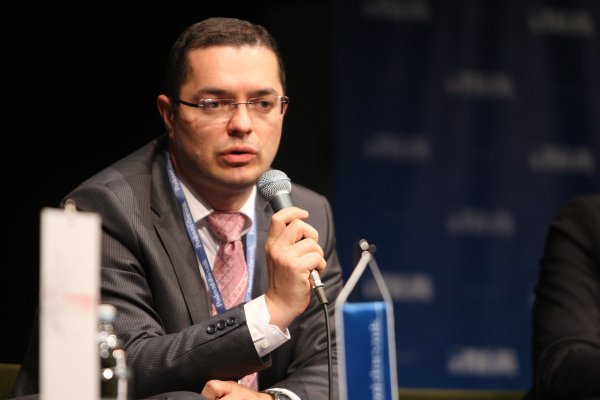 Hrvoje Merki bio je inženjer u Eurcu te postao i predsjednik uprave