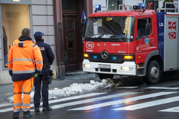 Sa zgrade u centru Zagreba pao je dio fasade