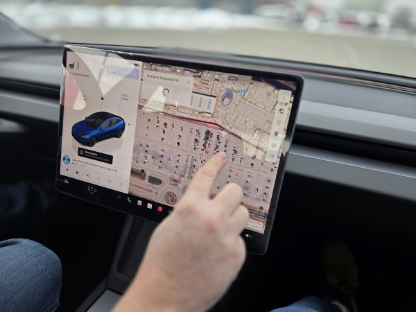 Isprobali smo Tesla Full Self-Driving (s nadzorom) sustav u Zagrebu