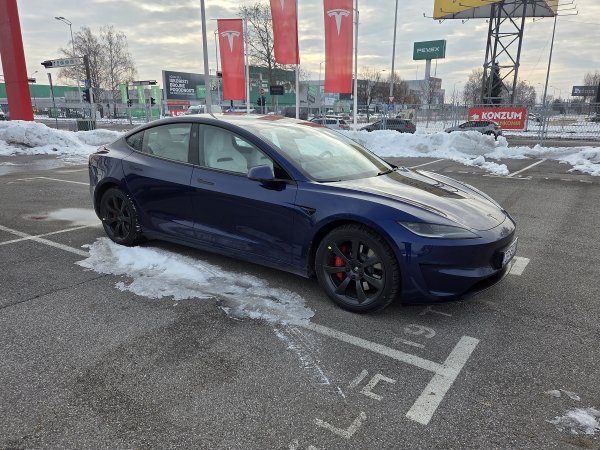 Isprobali smo Tesla Full Self-Driving (s nadzorom): Tesla Model 3 Performance