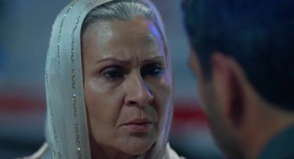 Nova fotka, isti šok: Nemilosrdna Sadakat iz 'Dalekog grada' pokazala super liniju