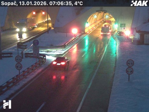 HAK: Kolnici su skliski u većini zemlje, ima magle, a prijete i odroni