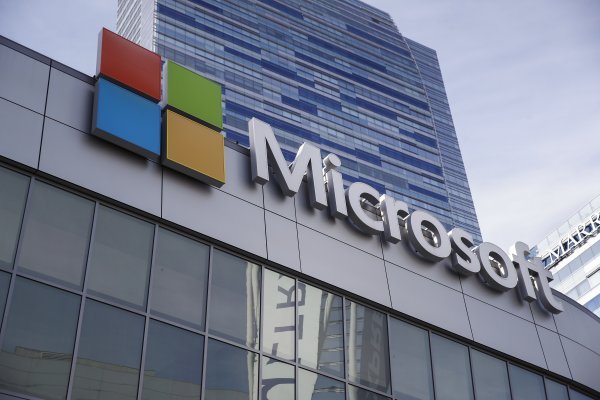 Microsoft pod povećalom u Italiji i Švicarskoj
