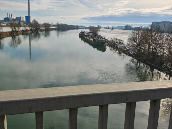 Brodovi u Zapruđu godinama su zapušteni i danas djeluju pomalo ukleto