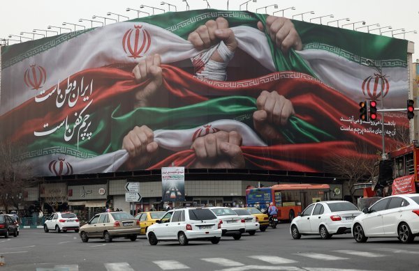 Europski dužnosnici za Reuters: Intervencija SAD-a u Iranu moguća je u iduća 24 sata