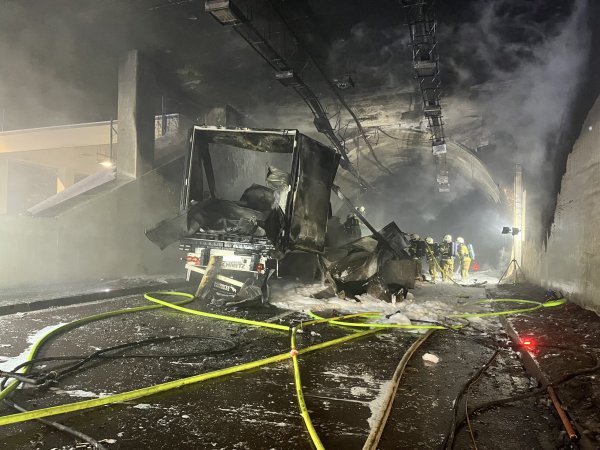 Prometna nesreća u austrijskom tunelu