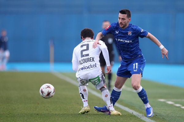 Dinamo izgubio u slaboj utakmici od Hartberga. Kovačević isprobao  29 igrača