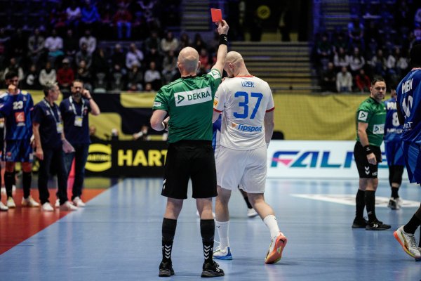 Nova praksa na velikim natjecanjima: Pogledajte što su suci napravili na utakmici Francuske i Češke