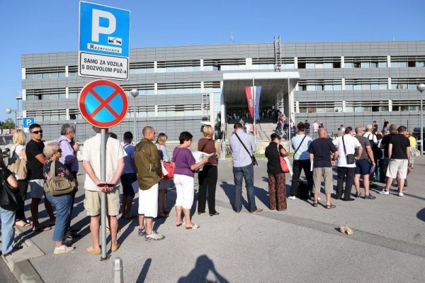 U redu za vozačku dozvolu (1)