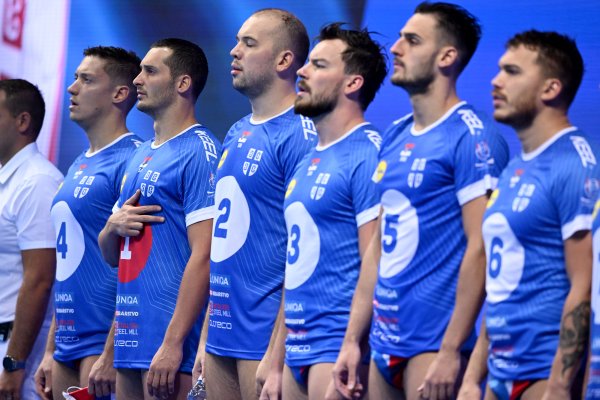 Reprezentativac Srbije u šoku nakon crvenog kartona u drami s Mađarskom: 'Ne mogu vjerovati'