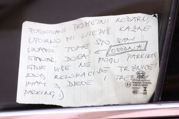 Poruka na automobilu