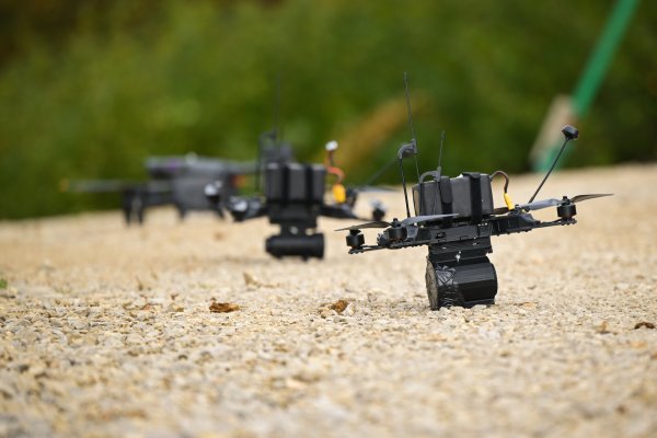 Orqa - hrvatski FPV dronovi na vojnoj vježbi u Slunju