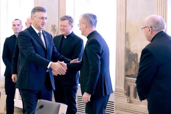 Plenković s biskupima pričao o demografskoj revitalizaciji: 'Udvostručena naknada za novorođenče'