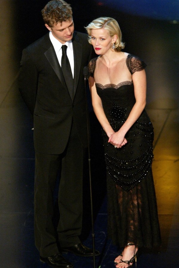 Reese Witherspoon nosila je Valentino 2002. kada je prvi put prisustvovala Oscarima.