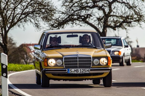 Mercedes-Benz 230 iz serije modela 123