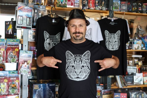 Cilj nam je pratiti scenu u kontinuitetu i istodobno stvarati prostor za nešto novo