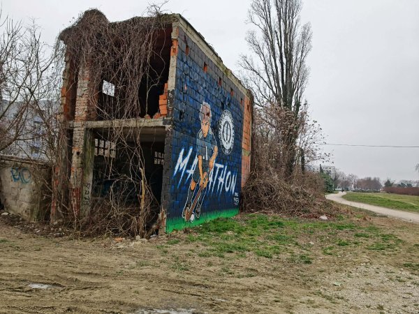 Mnogi ne znaju da je i ova zgrada nekoć imala ulogu u infrastrukturi željeznice