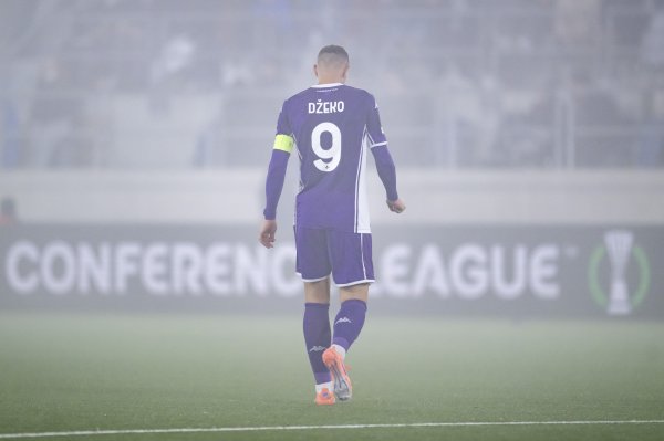 Džeko službeno napustio Fiorentinu: Schalke ga predstavio