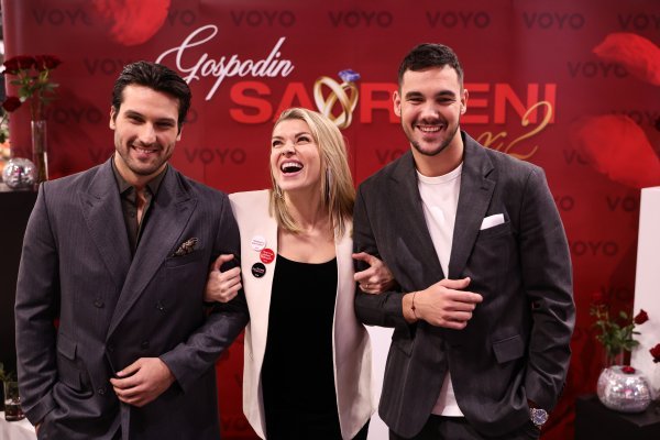 Nakon emotivnog oproštaja: Popularna voditeljica pozirala u zanimljivom društvu