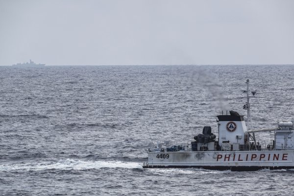 Kineska obalna straža spasila filipinsku posadu u Južnom kineskom moru