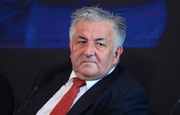 Mladen Nikšić - profesor s Fakulteta prometnih znanosti