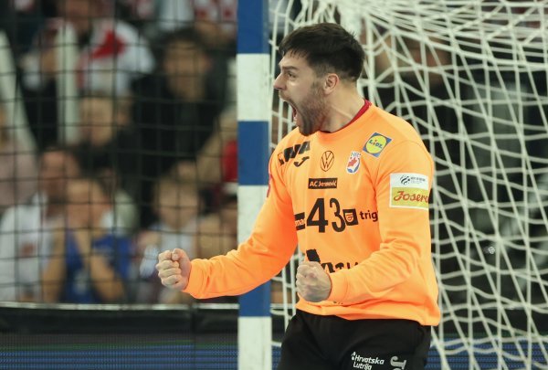 Udario je u vratnicu, iznesen je s terena, a onda je izveo ključni potez za pobjedu Hrvatske