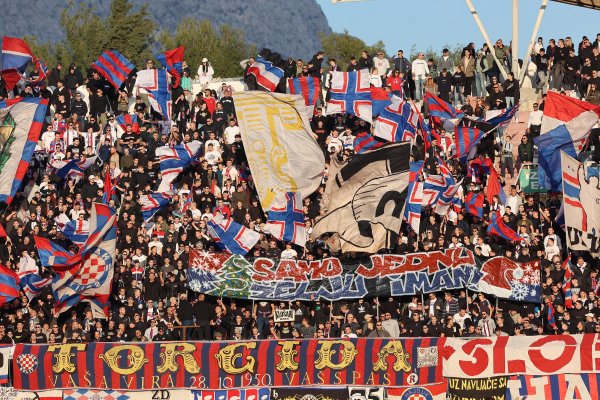 U brutalnom napadu Torcide na Delije ozlijeđene 23 osobe