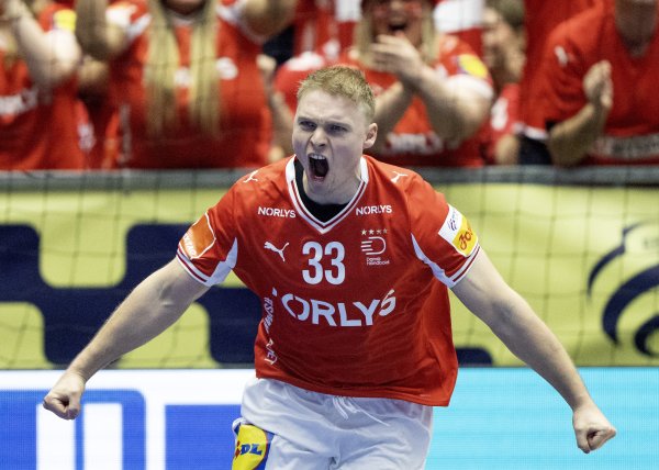 Danski rukometaš nije slavio pobjedu sa suigračima već je poput metka izletio iz dvorane