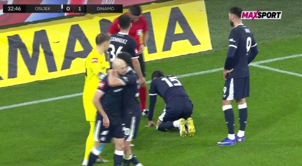 Pogledajte zašto je Mišić poludio na derbiju Osijeka i Dinama, suigrači ga jedva smirili