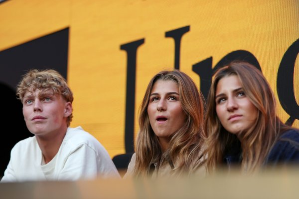 Cruz Hewitt, Myla Federer i Charlene Federer